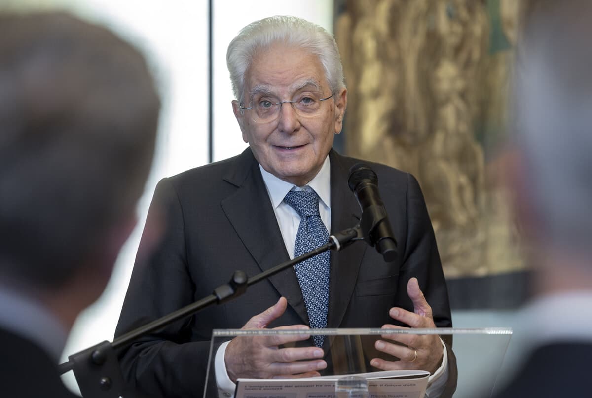 Scontri a Milano, Mattarella: "Violenza inaccettabile, piena solidarietà alle forze dell'ordine"
