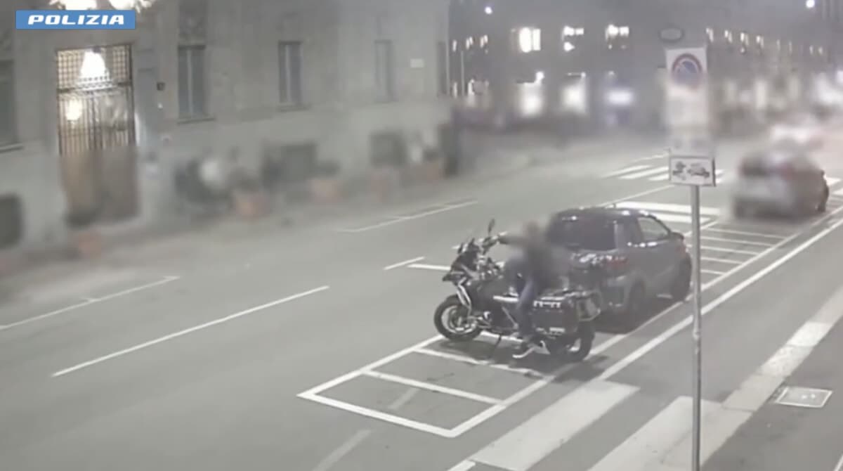 I 'Diabolik ed Eva Kant' delle moto di lusso, fermata la coppia di ladri da almeno 14 colpi: 24 mezzi trovati in un deposito