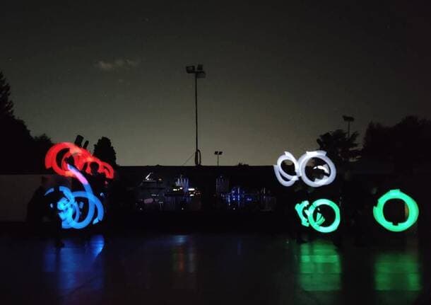 Locate Varesino - Musica, ballo e spettacolo con la “Danza delle luci” del Gruppo Twirling di Locate Varesino - Saronno/Tradate - Varese News