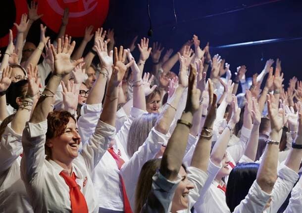 Gallarate - In piazza Libertà a Gallarate il concerto dei 30 anni del Coro Divertimento Vocale -  - Varese News