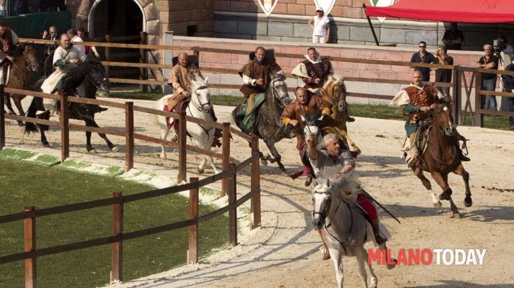 Smontano pezzo per pezzo la staccionata di prova del Palio di Legnano e spariscono con 40mila euro di steccato