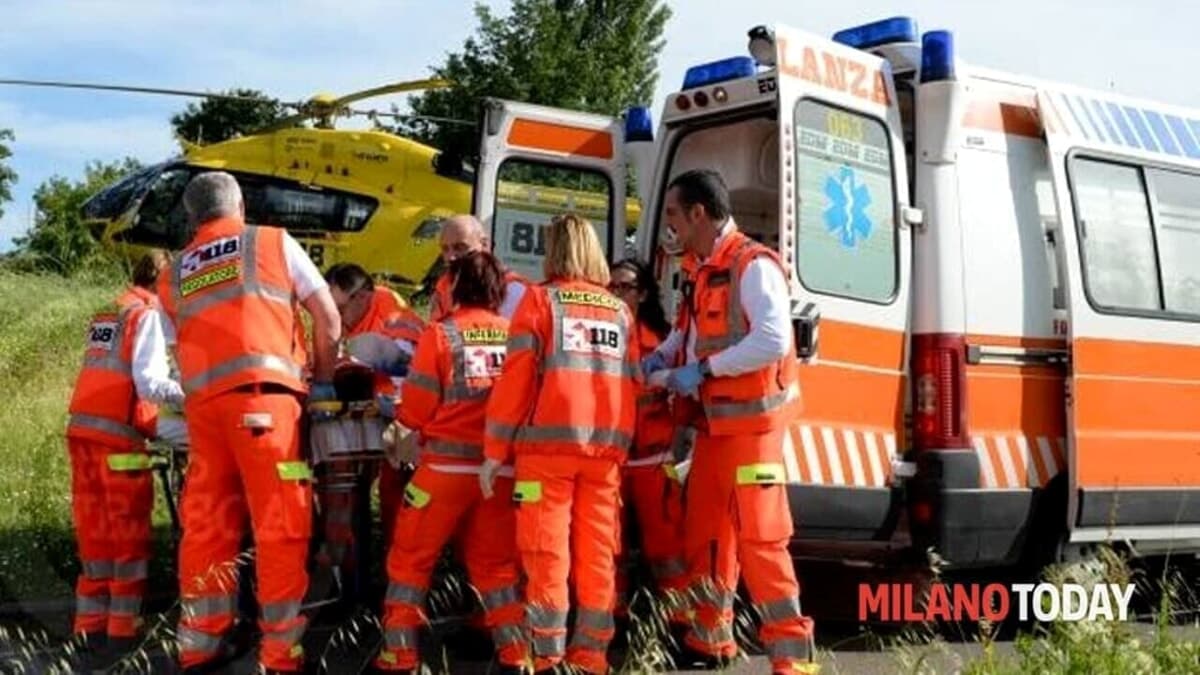 Incidente nel Milanese, violento impatto tra moto e bici: morto un motociclista di 35 anni