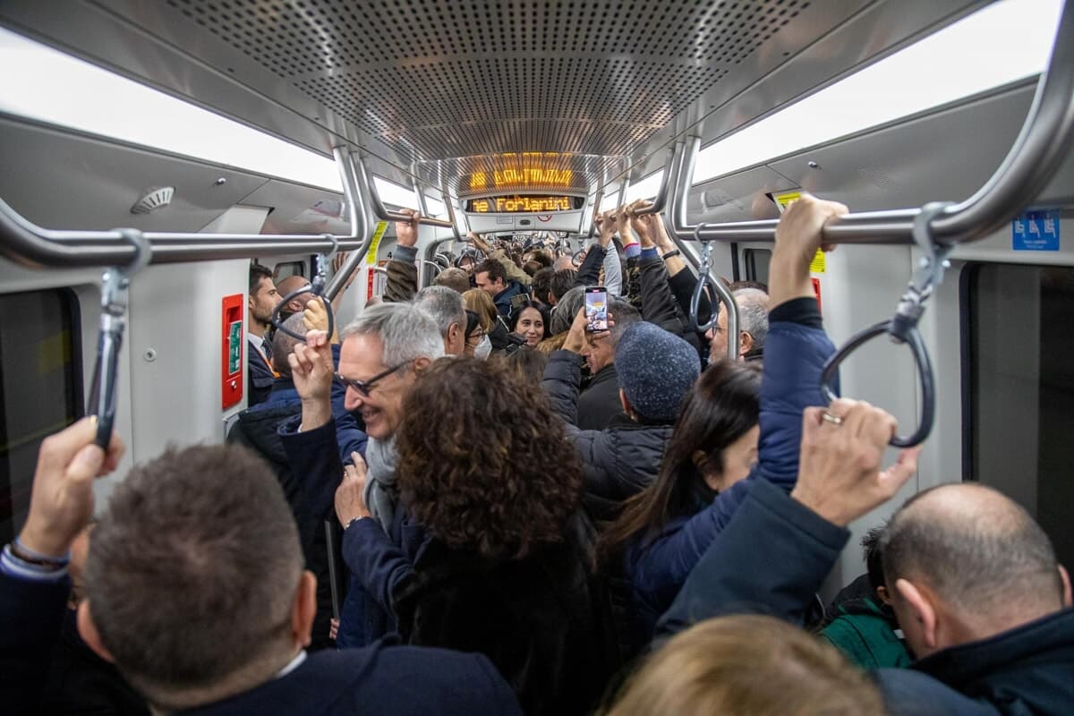 Doccia fredda sulla metro M4: il ministero taglia i fondi per il prolungamento. "Traditi i cittadini"