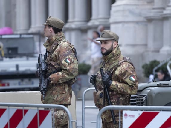 Scontri a Milano, le misure preventive in vista del weekend: controlli nelle stazioni, punto di raccolta dei minori, multe da 500 a 10 mila euro