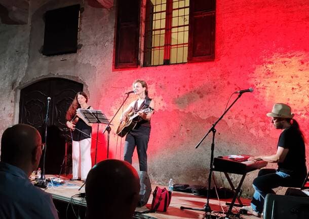 Castiglione Olona - Nel fascino senza tempo di Castiglione, Violante Placido e la violinista di Bob Dylan regalano musica e parole - Saronno/Tradate - Varese News