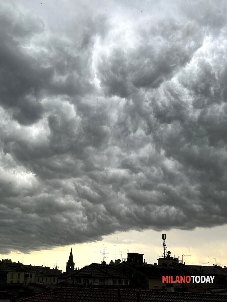 Meteo a Milano, scatta l'allerta gialla per temporali: fiumi e sottopassi sotto osservazione
