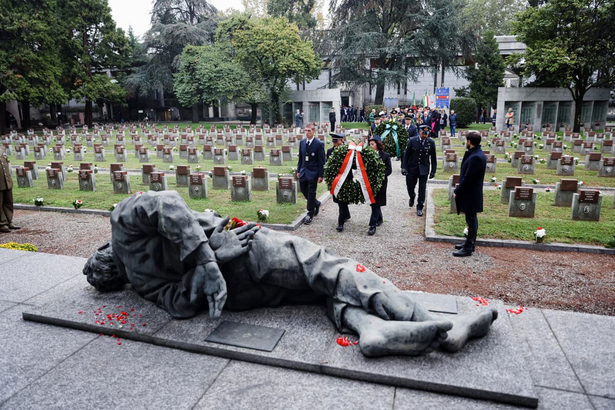 Messe, corone, apertura dei cimiteri: tutti gli appuntamenti a Milano per la celebrazione dei defunti