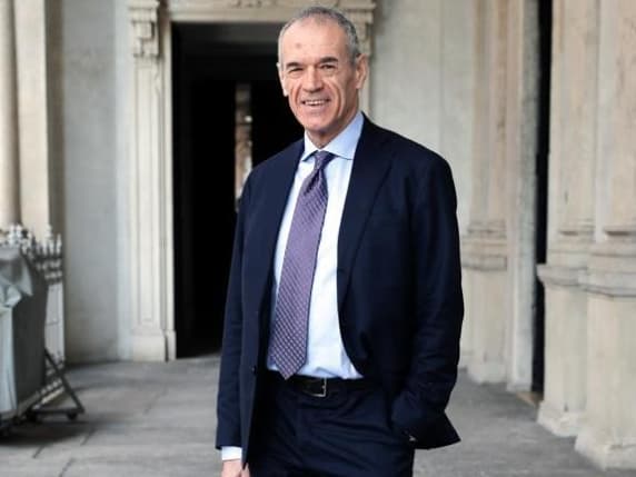 Milano, Cottarelli si sfila dalla corsa a sindaco: «Non è mia intenzione candidarmi»