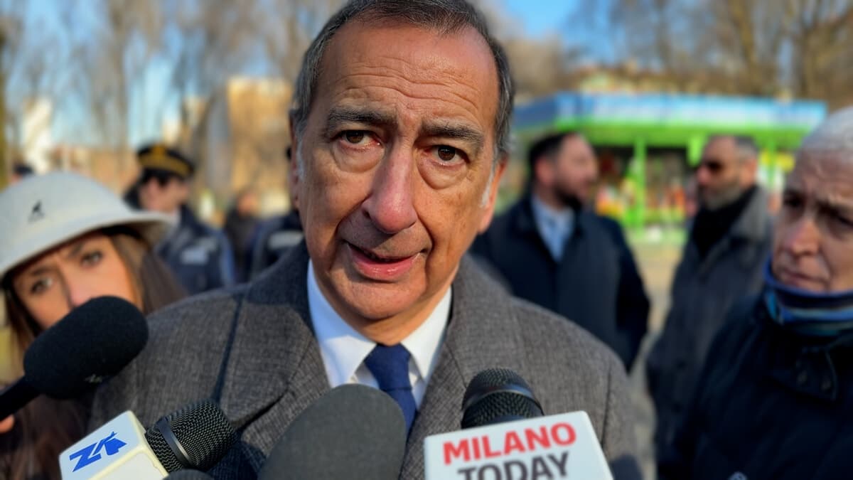 Caso Regeni, Sala attacca i governi: "Non stanno facendo la loro parte, lo striscione a Palazzo Marino non si tocca"