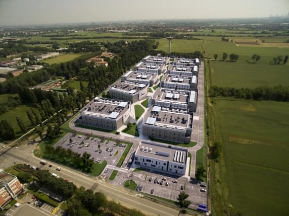 Viaggio nei data center. Cavi, armadi e lunghi corridoi. «I dati oggi valgono più dell'oro». Massima sicurezza nei caveau del digitale
