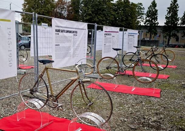 Saronno - A Saronno “120 Foglie Morte” porta a Villa Gianetti le bici storiche del Giro di Lombardia - Archivio - Varese News