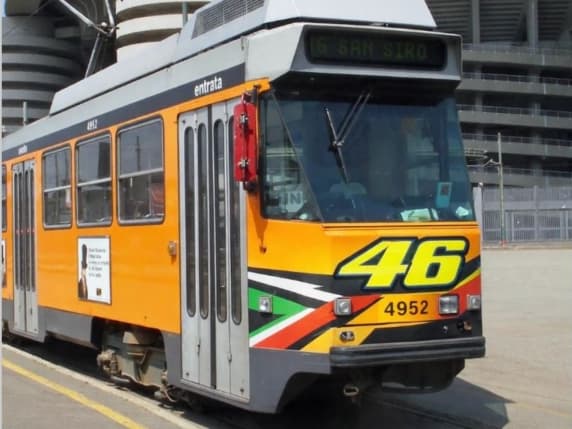 Milano, per il nuovo stadio c’è il nodo trasporti: il capolinea del tram 16, quello del video con Mattarella, non va spostato