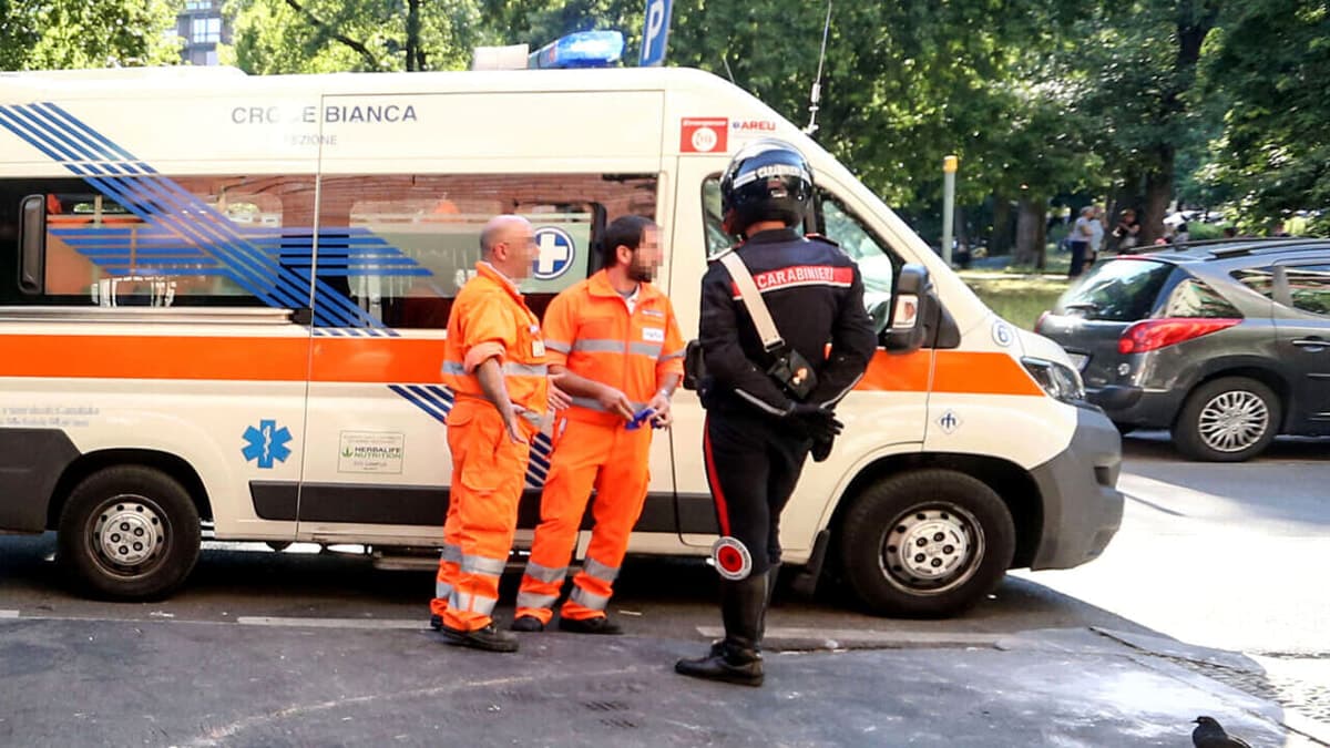 Paura alle porte di Milano: ragazzo accoltellato in strada da alcune persone col volto coperto