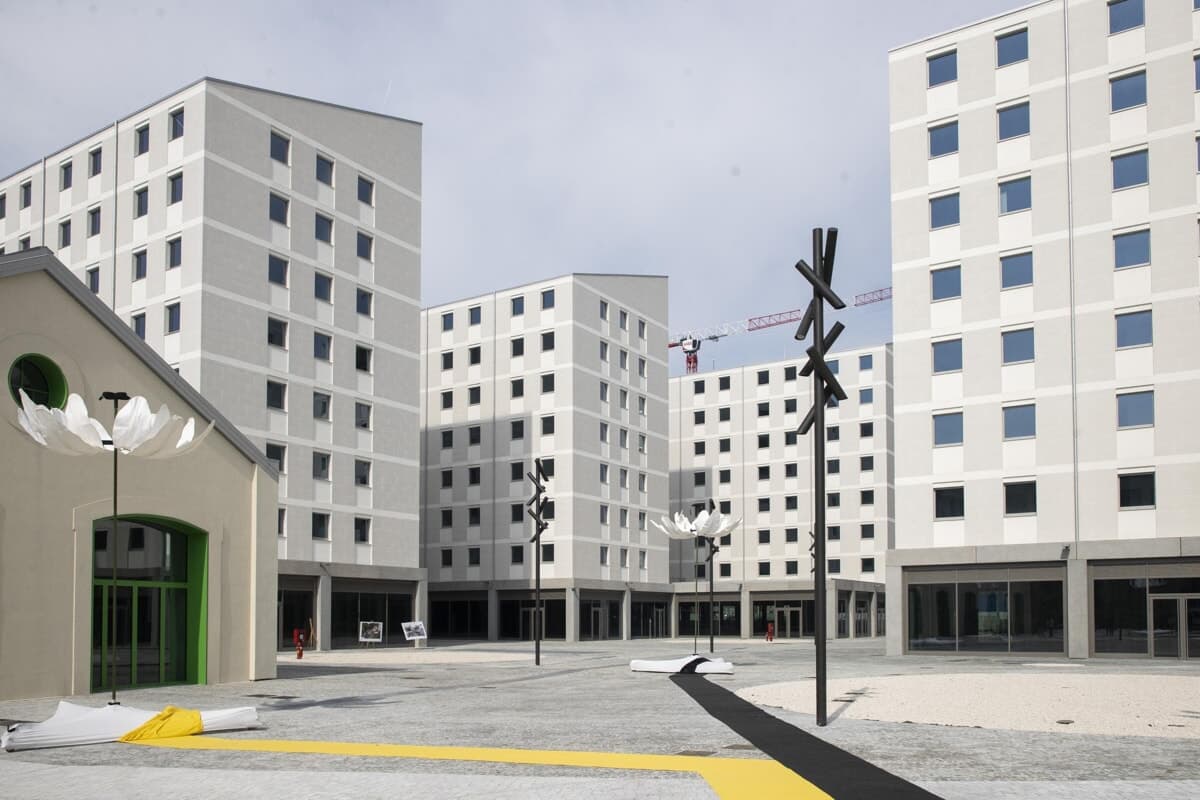 A Milano la stanza in studentato costa 850 euro contro i 729 del privato. Ma il Mur non ci sta: "Confronto errato"