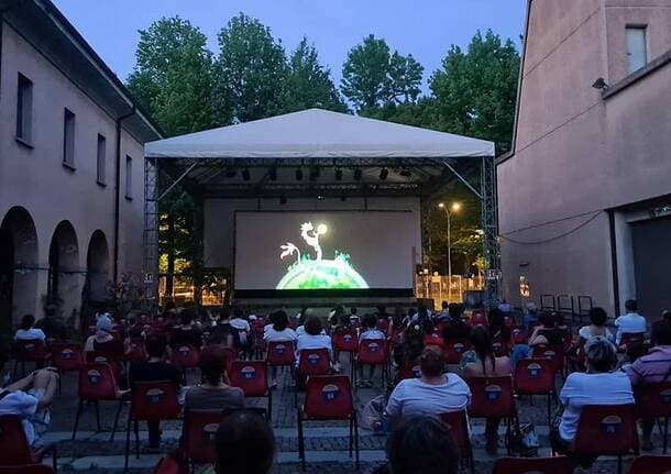 Saronno - Weekend in città? A Saronno il cinema si vive al fresco “sotto le stelle” - Archivio - Varese News