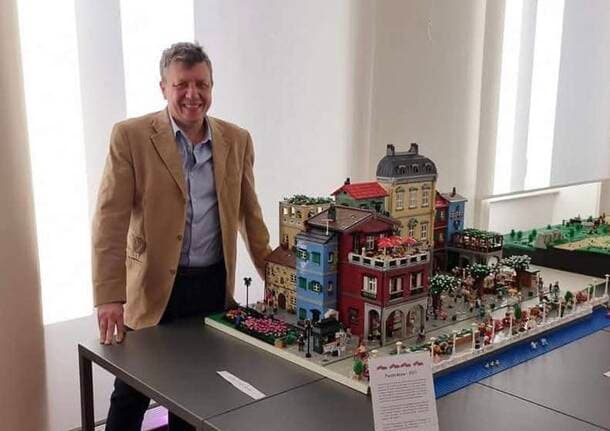 Castronno - Il “mago” dei mattoncini: Silvano Premoselli trasforma i LEGO® in arte -  - Varese News