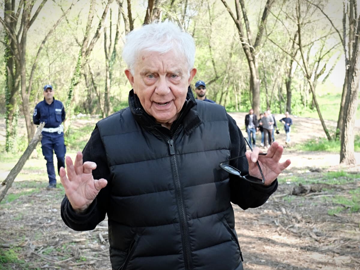 Milano dice addio a don Antonio Mazzi: oggi la camera ardente del prete degli ultimi