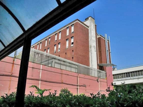 Milano, in carcere il baby rapinatore 14enne che puntava gli anziani e scappava in Bmw. Ha precedenti, ma finora non era imputabile