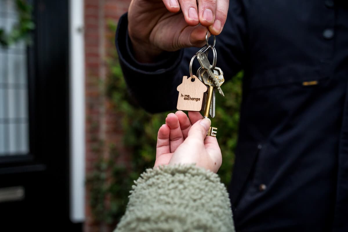 Vacanze in Lombardia, boom dello scambio casa: +27% per l'estate 2026