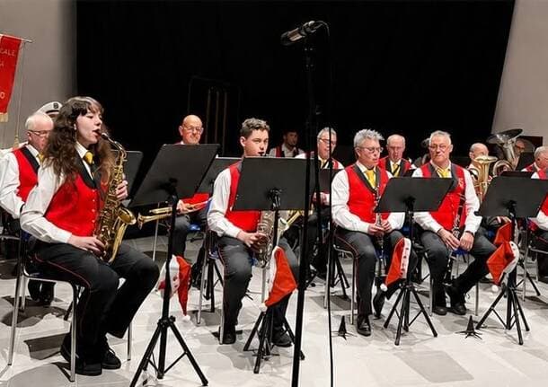 Cislago - Il Corpo Musicale Santa Cecilia di Cislago in concerto nel giardino di Villa Isacchi - Musica - Varese News