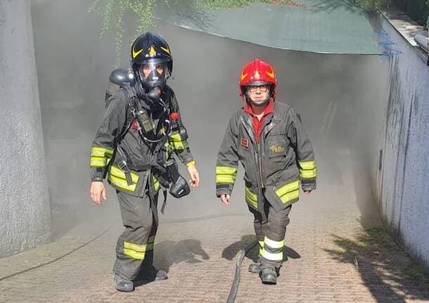 Mozzate - Incendio in una cantina a Mozzate, vigili del fuoco in azione - Saronno/Tradate - Varese News