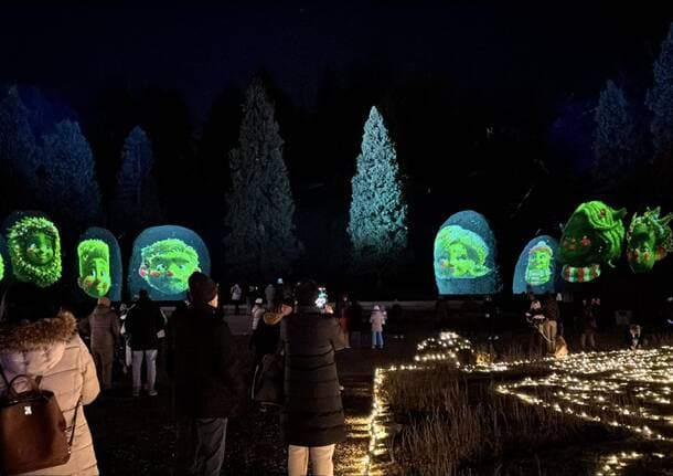 Varese - Un guasto “spegne” per una sera lo spettacolo natalizio ai giardini Estensi di Varese -  - Varese News