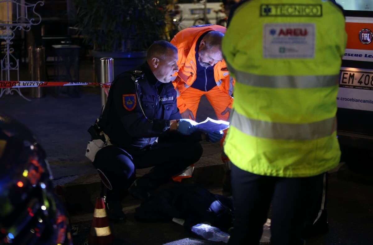 Incidente a Milano, schianto sulla soprelevata (col motorino rubato): morto un uomo