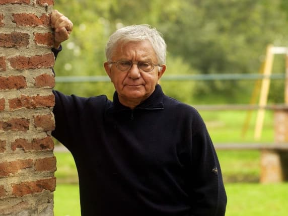 Funerali di don Antonio Mazzi a Milano in diretta | Delpini: «Aveva una inestirpabile fede nelle persone, anche in quelle perdute»