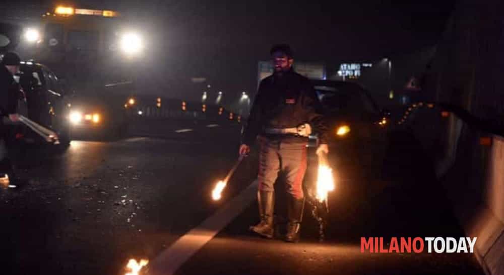 Grave incidente in autostrada all'alba provoca code di oltre cinque chilometri
