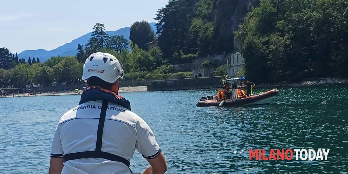 Dramma sul Lago di Como: si tuffa per salvare il figlio dal barcone e scompare. Si cerca un turista