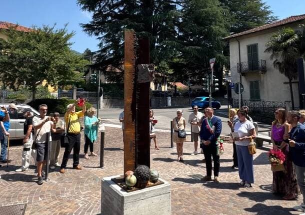 Barasso - Una nuova opera d’arte per Barasso: inaugurato il monumento in piazza San Nicone -  - Varese News