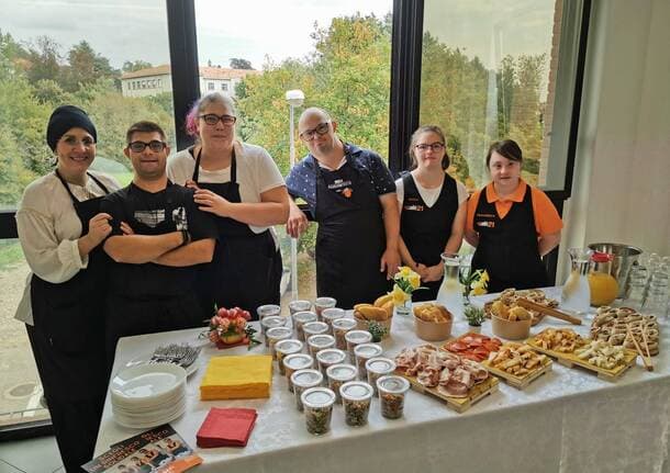 Varese - Dieci anni di Cafè21: un pranzo aperto a tutti, i primi dieci sono ospiti -  - Varese News
