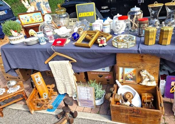 Saronno - Mercatino dell’usato a Saronno: bancarelle e curiosità tra piazza del Mercato e via Pagani - Saronno/Tradate - Varese News