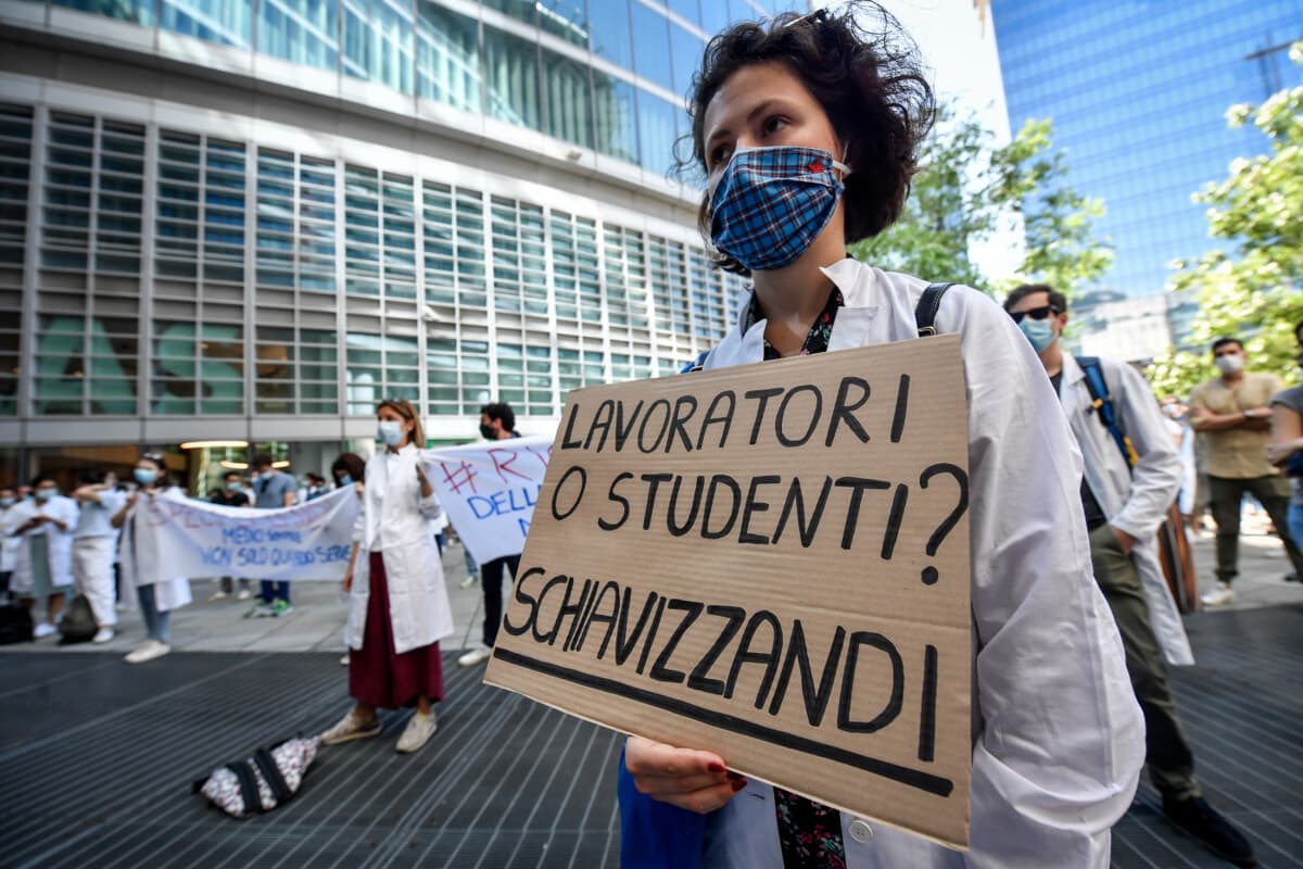 Unimi, Bicocca, San Raffaele: dove hanno scelto di lavorare i neolaureati in medicina (e in quali specializzazioni)
