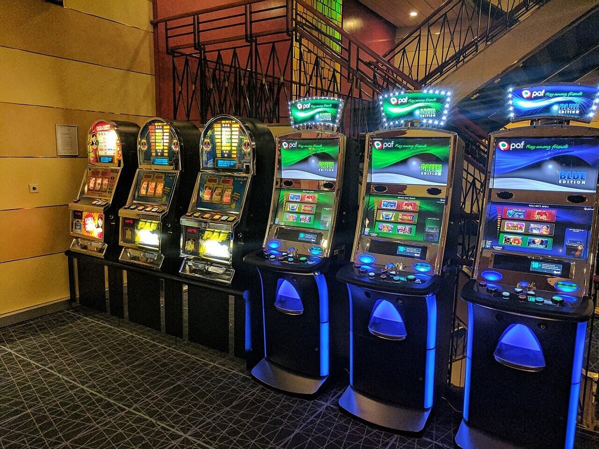 I giudici ridanno la licenza a una sala slot milanese che ha violato (più volte) gli orari