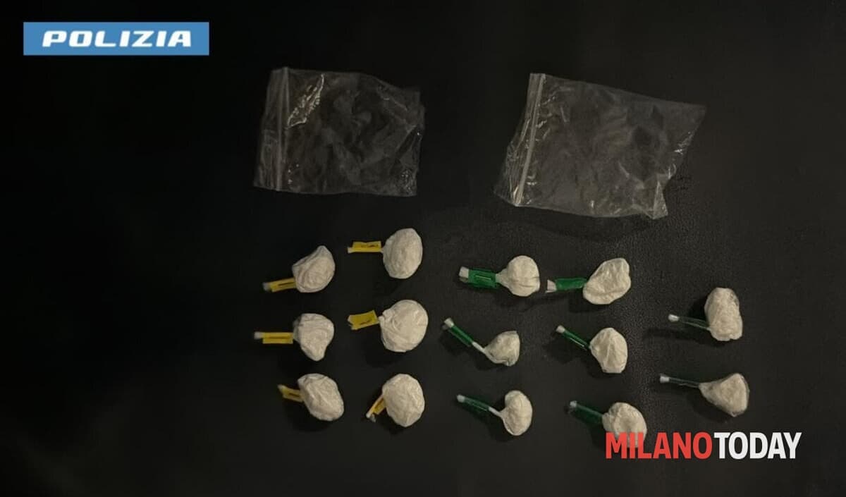 Coca nascosta nel volante e consegne al volo: arrestata la coppia dello spaccio itinerante