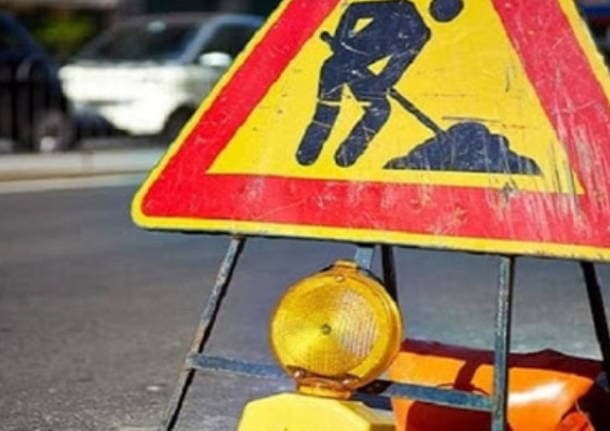 Rovellasca - Lavori stradali a Rovellasca, restringimenti e sensi unici alternati fino al 2 settembre - Lombardia - Varese News