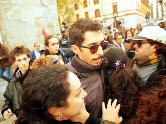 Siher libero, il verdetto della gip: «Si limita a evocare la disobbedienza civile. Non propone mai azioni violente»