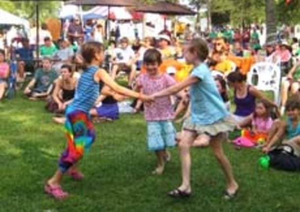 Laveno Mombello - Un weekend di gioco e fantasia con Drive-In Clown in piazza a Laveno -  - Varese News