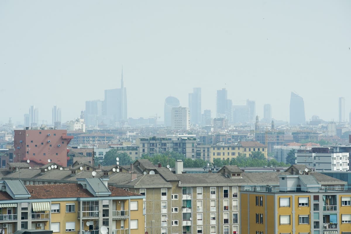 Smog, a Milano rientra l'emergenza: disattivate le misure temporanee