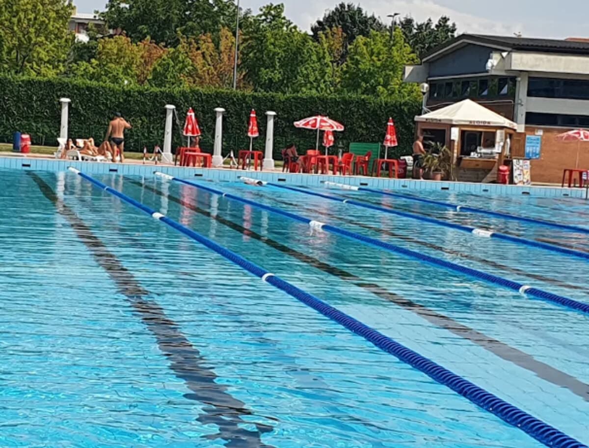 Vandalismo alla piscina Cardellino: vernice nella vasca, impianto chiuso