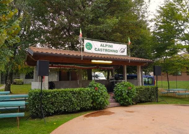 Castronno - Musica, griglia e penne nere: a Castronno torna la festa nel bosco degli alpini -  - Varese News