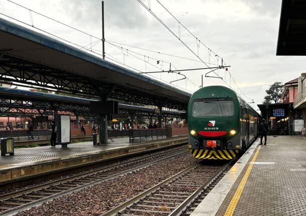 Rovellasca - Investimento mortale a Rovellasca, circolazione interrotta sulla ferrovia Saronno-Como -  - Varese News