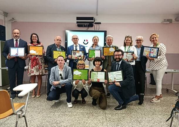 Como - Presentato a Como il Diario AVIS 2026-2027: focus su prevenzione e salute per gli studenti -  - Varese News