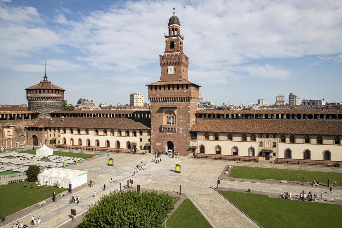 Il Castello Sforzesco cambia orari: aperto fino alle 19.30 (e prezzi dei biglietti dimezzati)