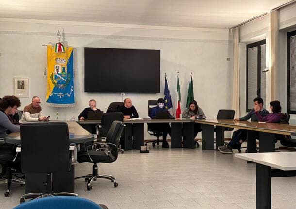 Bardello con Malgesso e Bregano - Bardello con Malgesso e Bregano, approvato il bilancio di previsione. Opposizione critica: “Occasione mancata” - Varese Laghi - Varese News