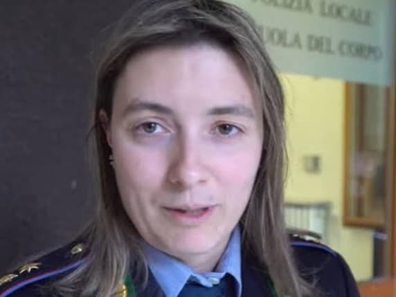 Milano, lo spacciatore che dava ordini alla vigilessa: «Usava la squadra di Ilenja Sabato come esercito personale per liberarsi dei suoi nemici»