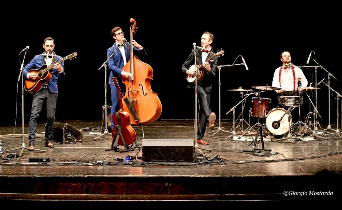 musica da ripostiglio. perché da camera... ci sembrava eccessivo