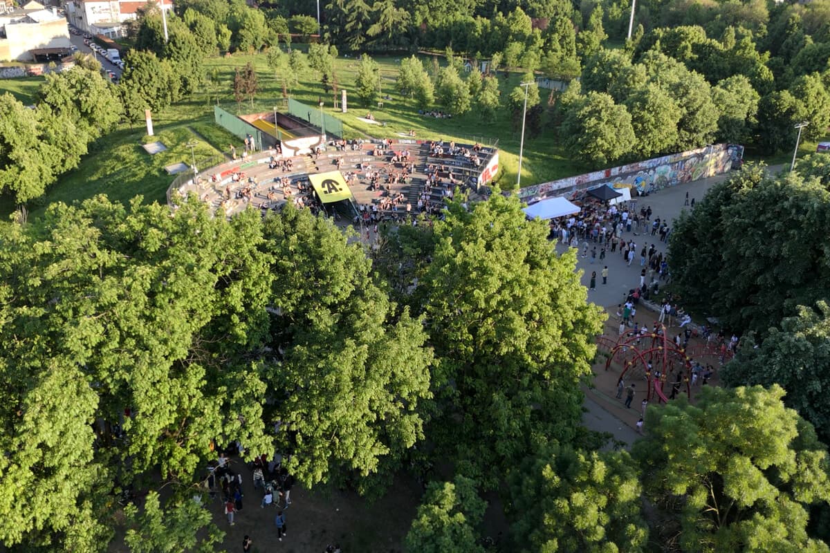 Una leggenda della musica elettronica nel parco a Milano: la serata estiva (gratis) all'aperto