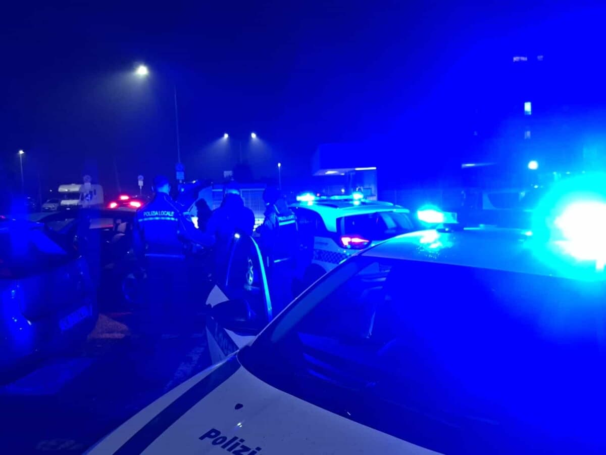 Droni, unità cinofile e 200 agenti: il maxi giro di vite nei quartieri Baggio e Giambellino